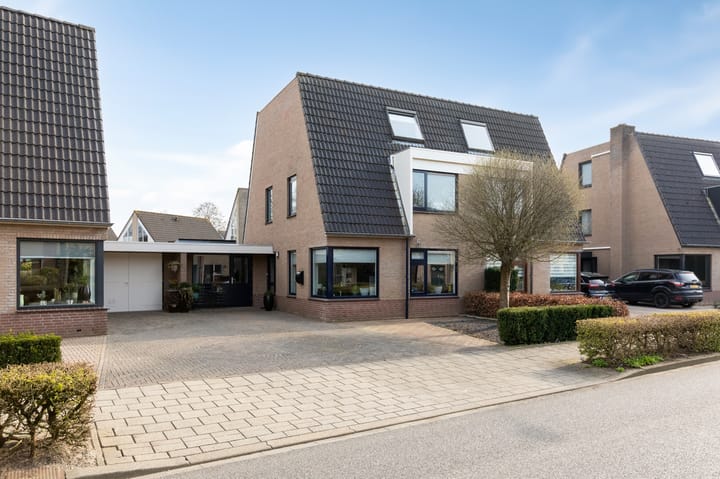 Bellefleur 93 main image