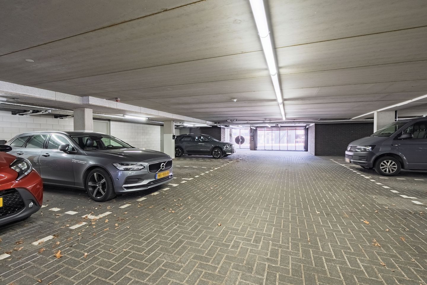 Photo 35 of Van Arnhemhof 6