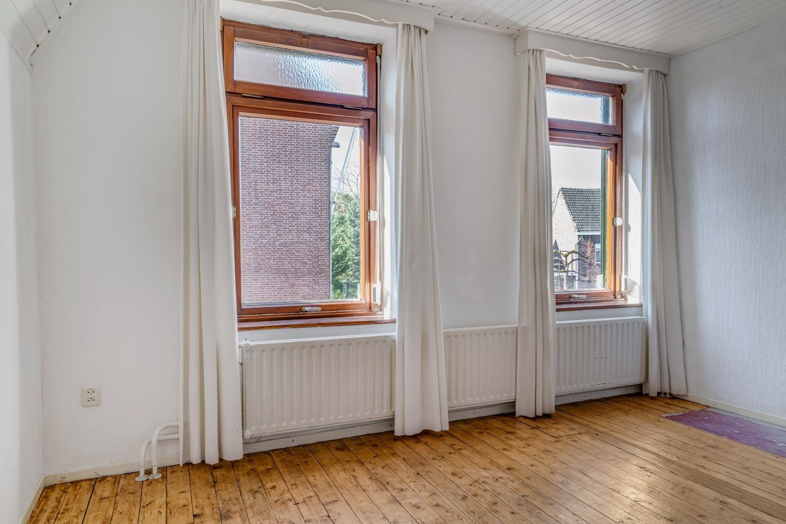 Foto 15 van Raadhuisplein 2