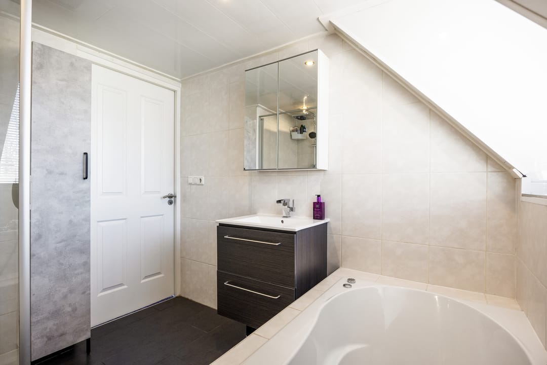 Photo 37 of Hoofdweg 31