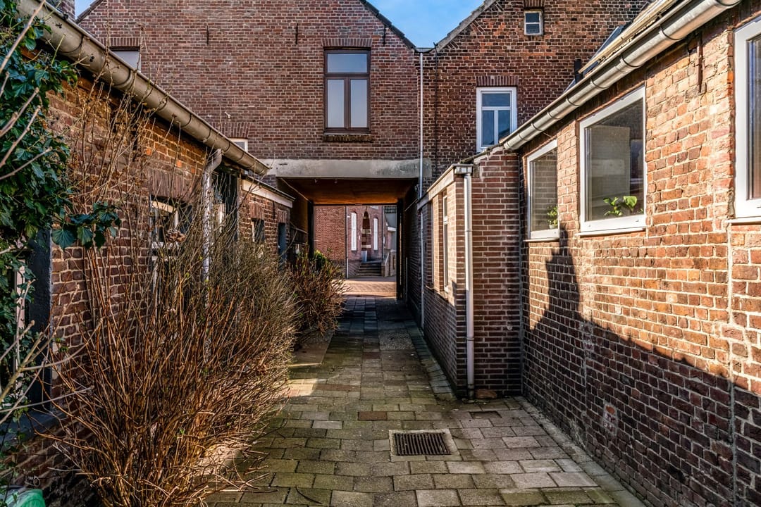 Foto 37 van Raadhuisplein 2