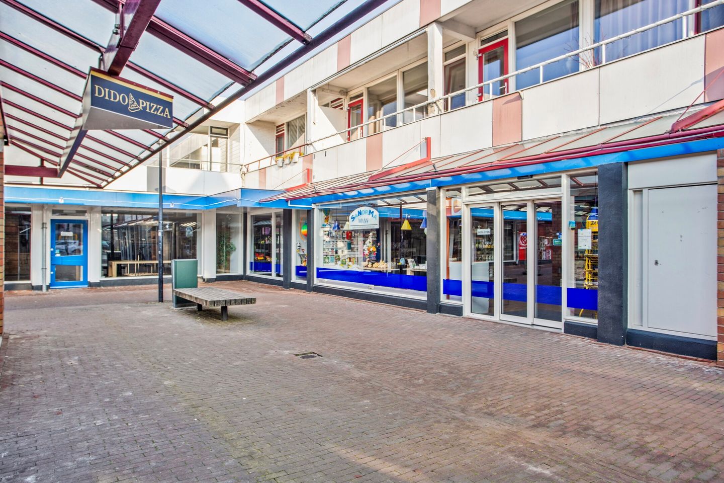 View photo 1 of Raadhuisplein 43