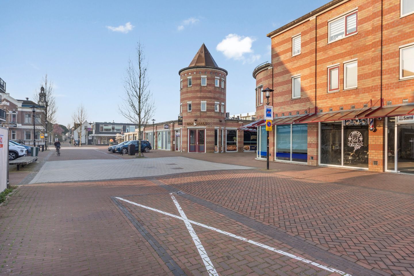 View photo 5 of Raadhuisplein 45