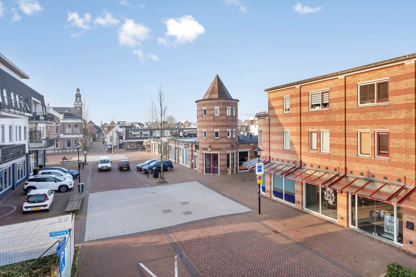 View photo 4 of Raadhuisplein 45