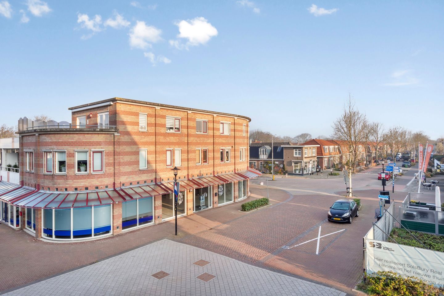 View photo 4 of Raadhuisplein 47