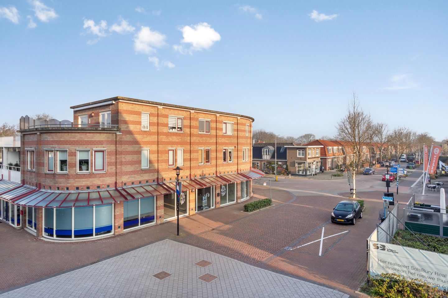 View photo 5 of Raadhuisplein 47