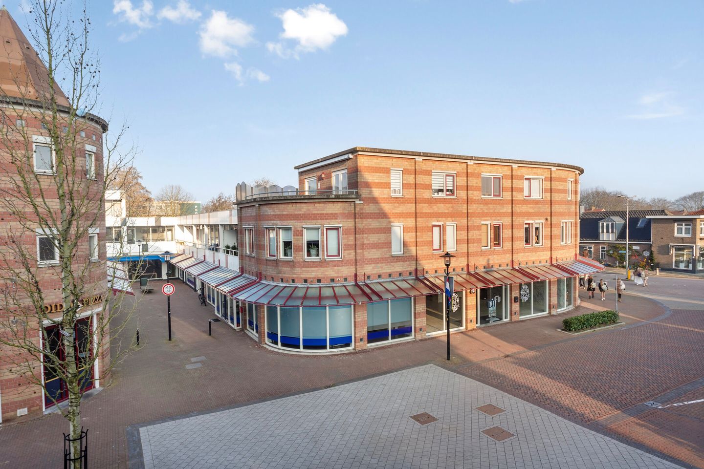 View photo 3 of Raadhuisplein 47