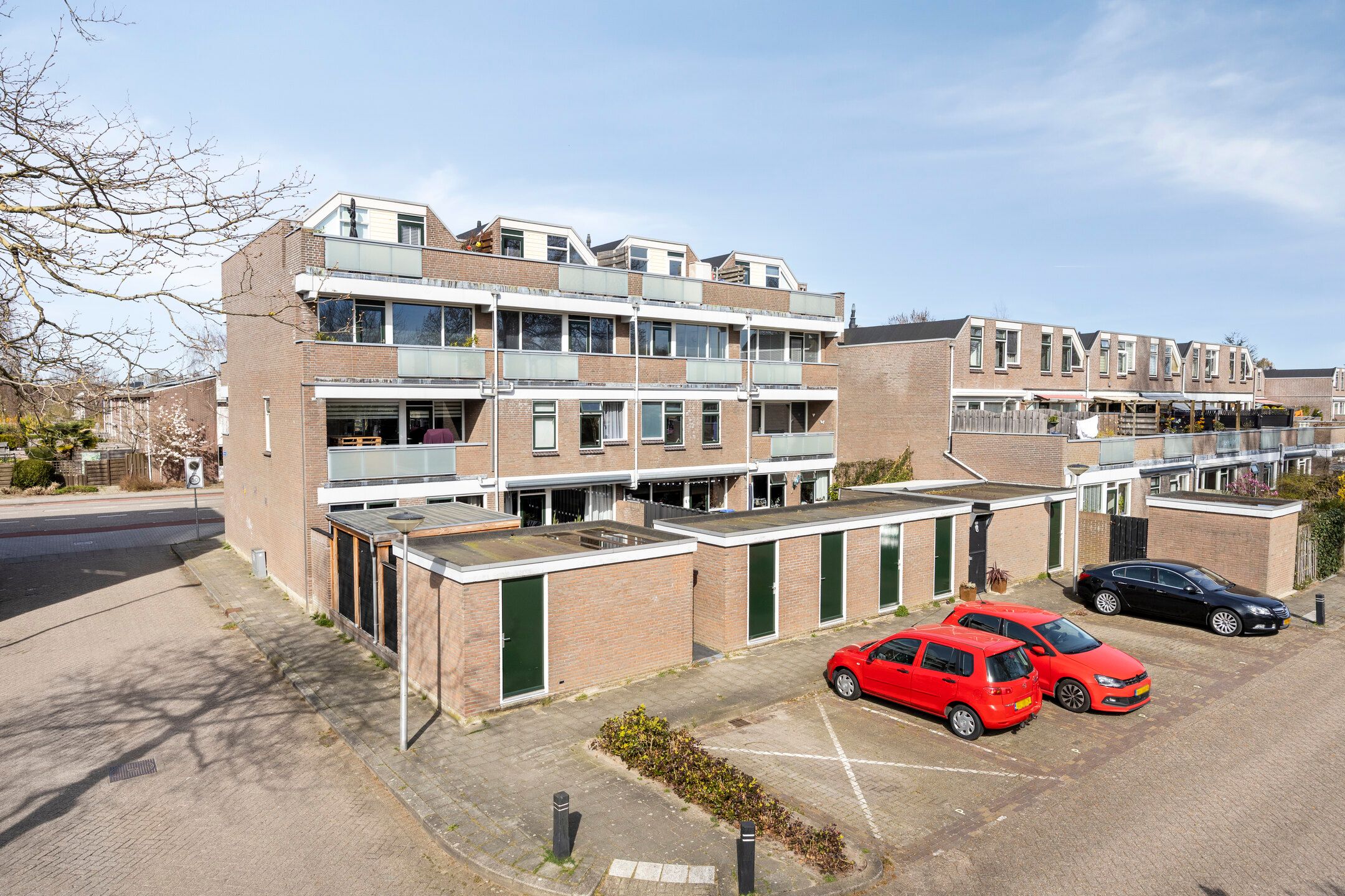 Spacious modern 4-room maisonette with 2 south-facing roof terraces — 31
