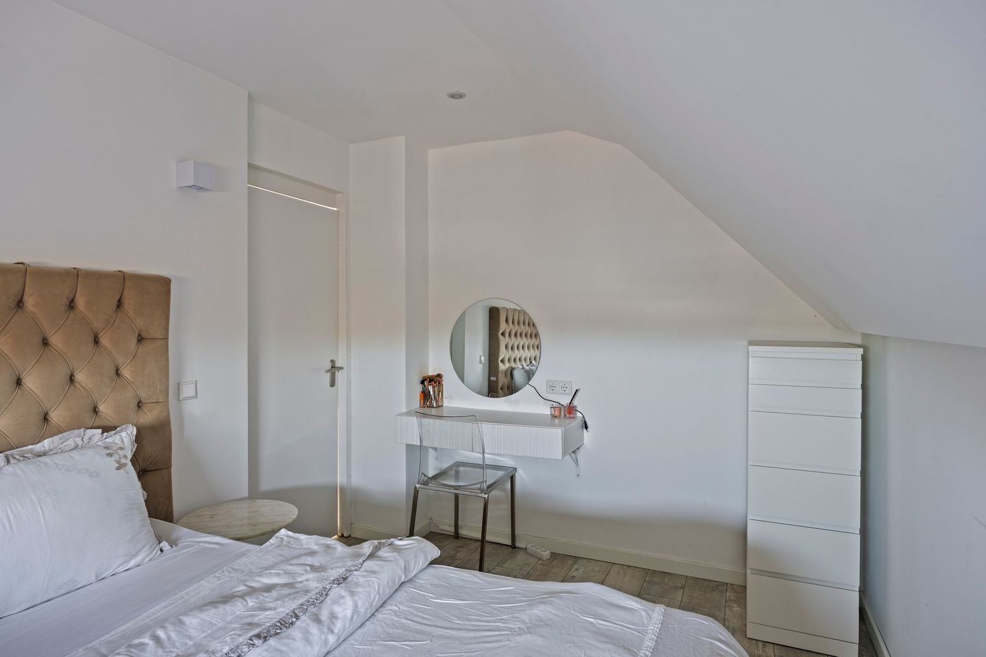 Spacious modern 4-room maisonette with 2 south-facing roof terraces — 21
