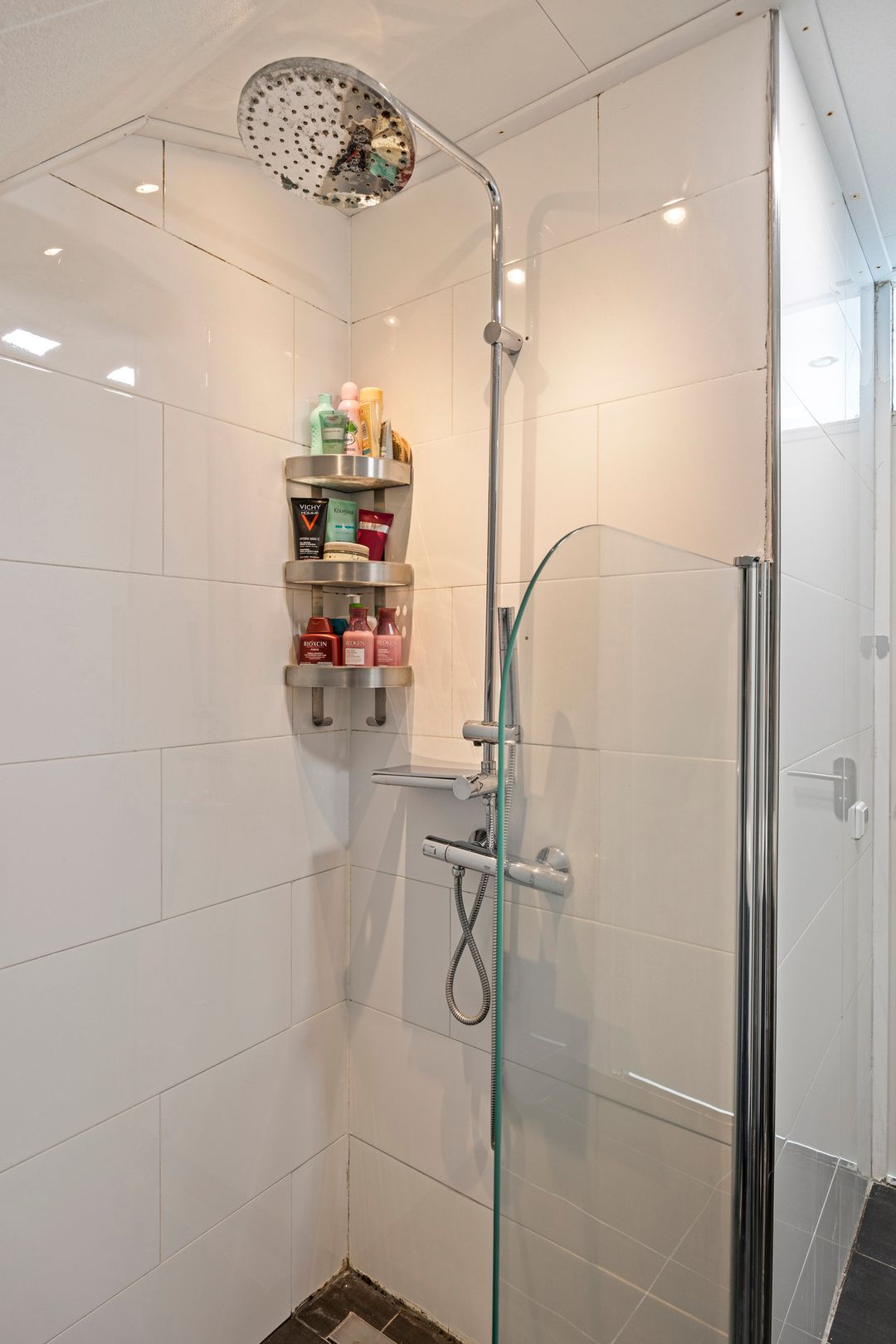 Spacious modern 4-room maisonette with 2 south-facing roof terraces — 23