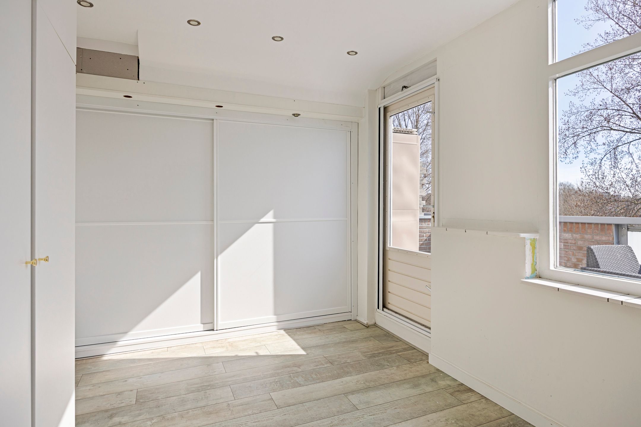 Spacious modern 4-room maisonette with 2 south-facing roof terraces — 25