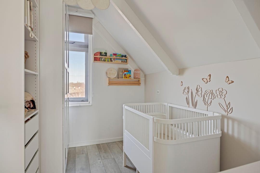 Spacious modern 4-room maisonette with 2 south-facing roof terraces — 17
