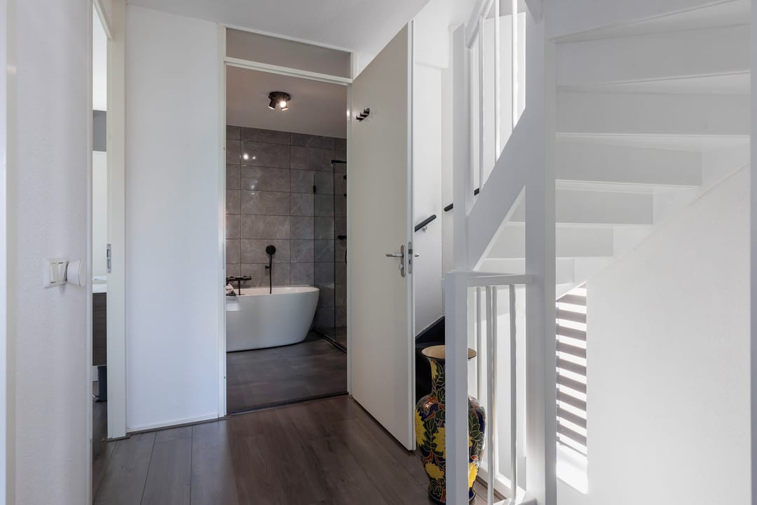 Luxury Move-In Ready Detached Family Home in Osseveld-Oost — 24