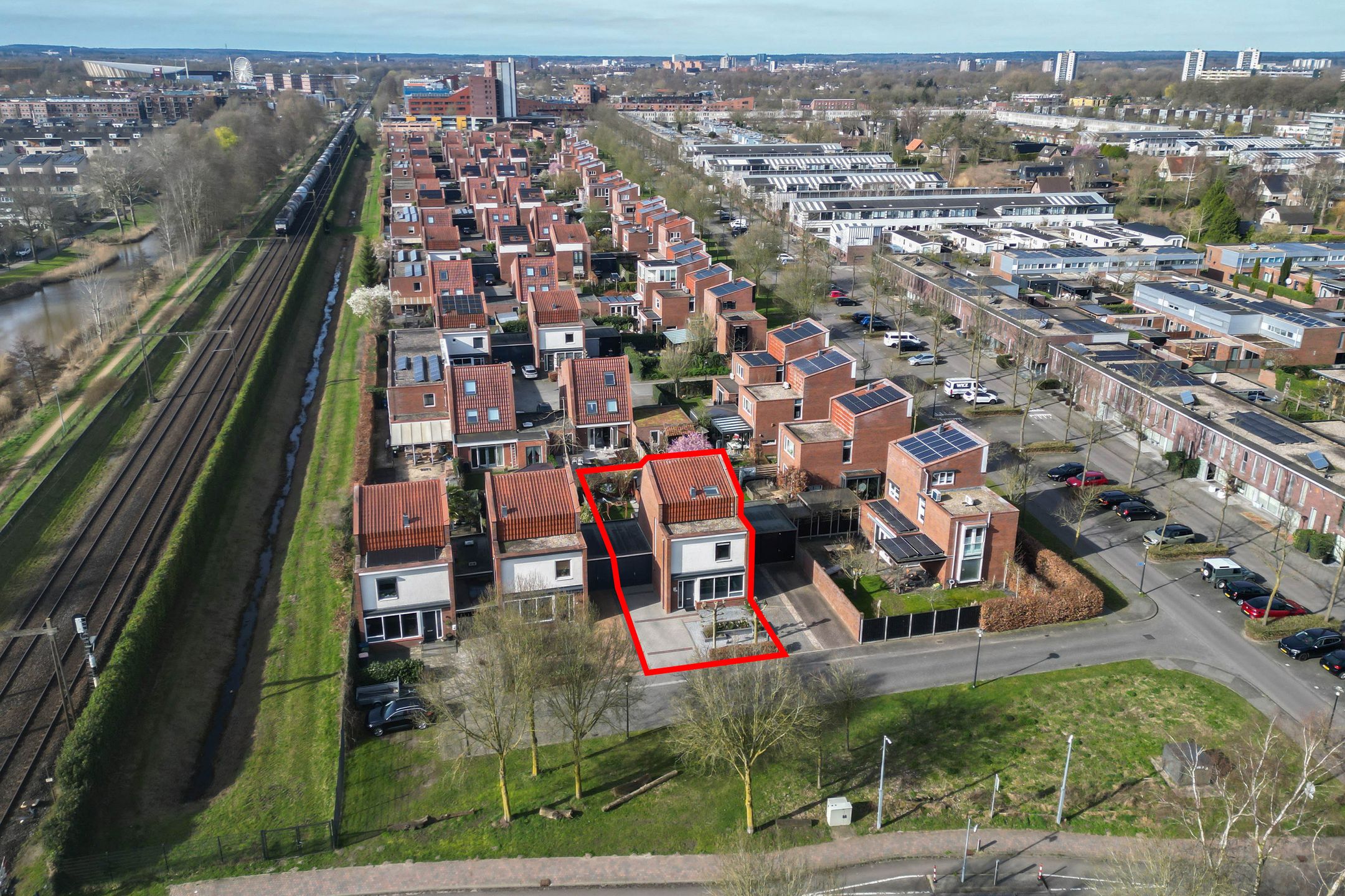 Luxury Move-In Ready Detached Family Home in Osseveld-Oost — 32