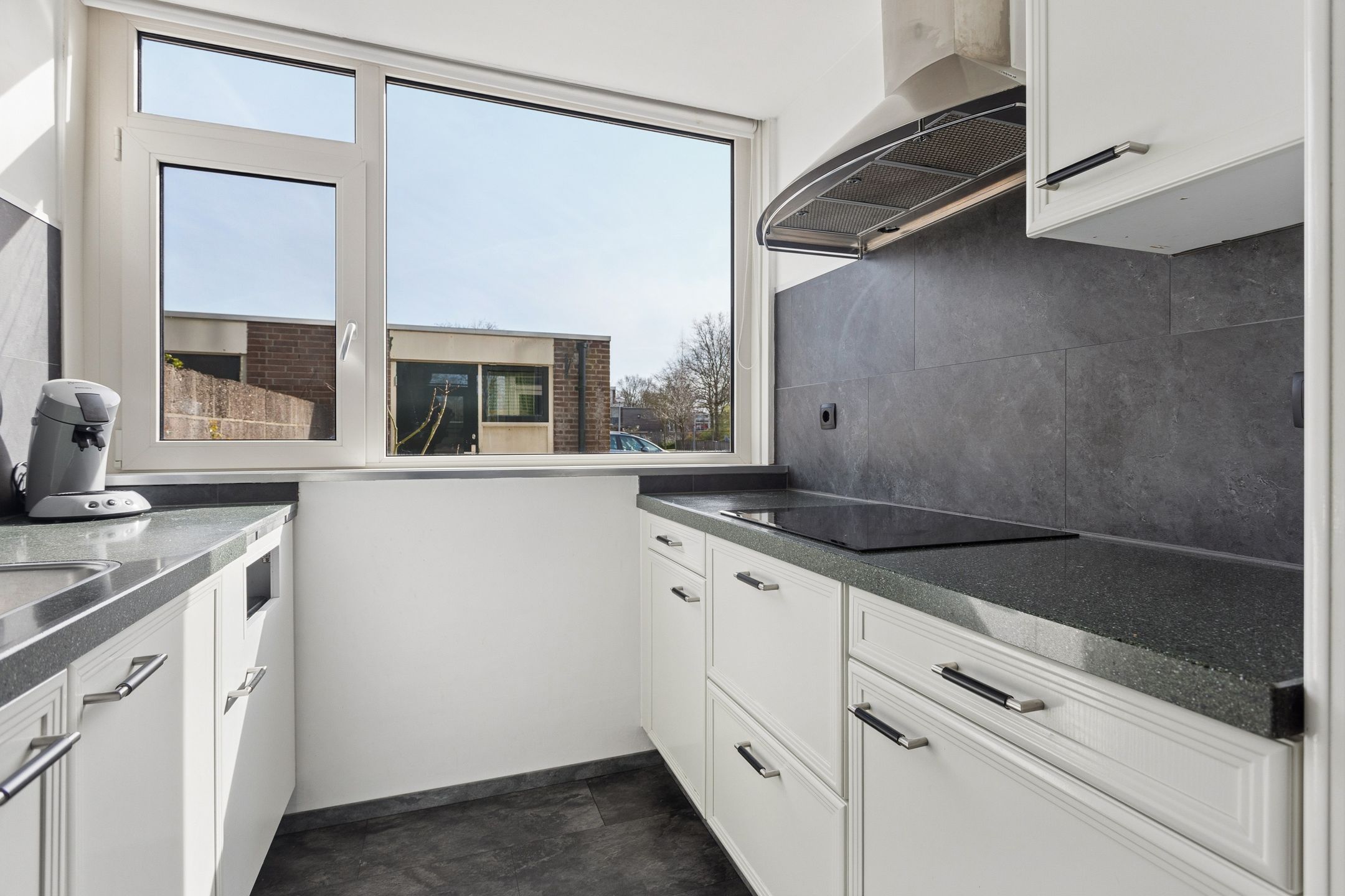 Spacious Family Home with Solar Panels and Terrace in Lelystad — 18