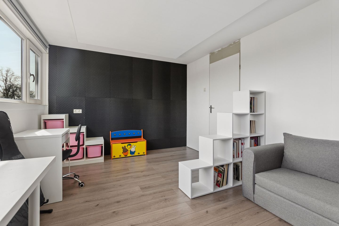 Spacious Family Home with Solar Panels and Terrace in Lelystad — 54