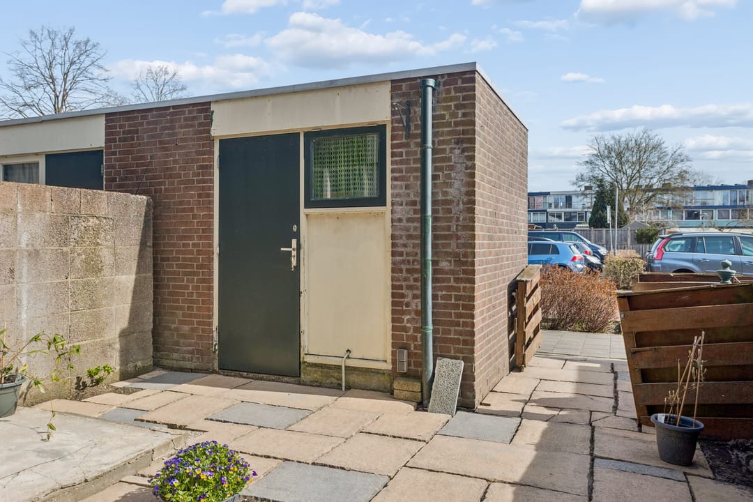 Spacious Family Home with Solar Panels and Terrace in Lelystad — 62