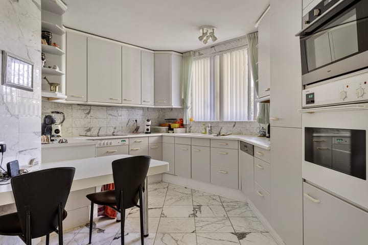 Photo 5 of Zernikelaan 8