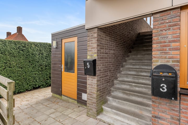 Photo 2 of Azaleastraat 5