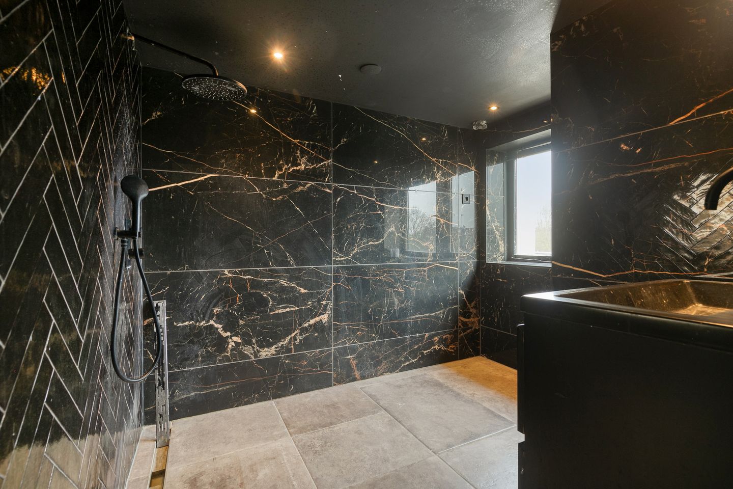 Photo 20 of Straatweg 48