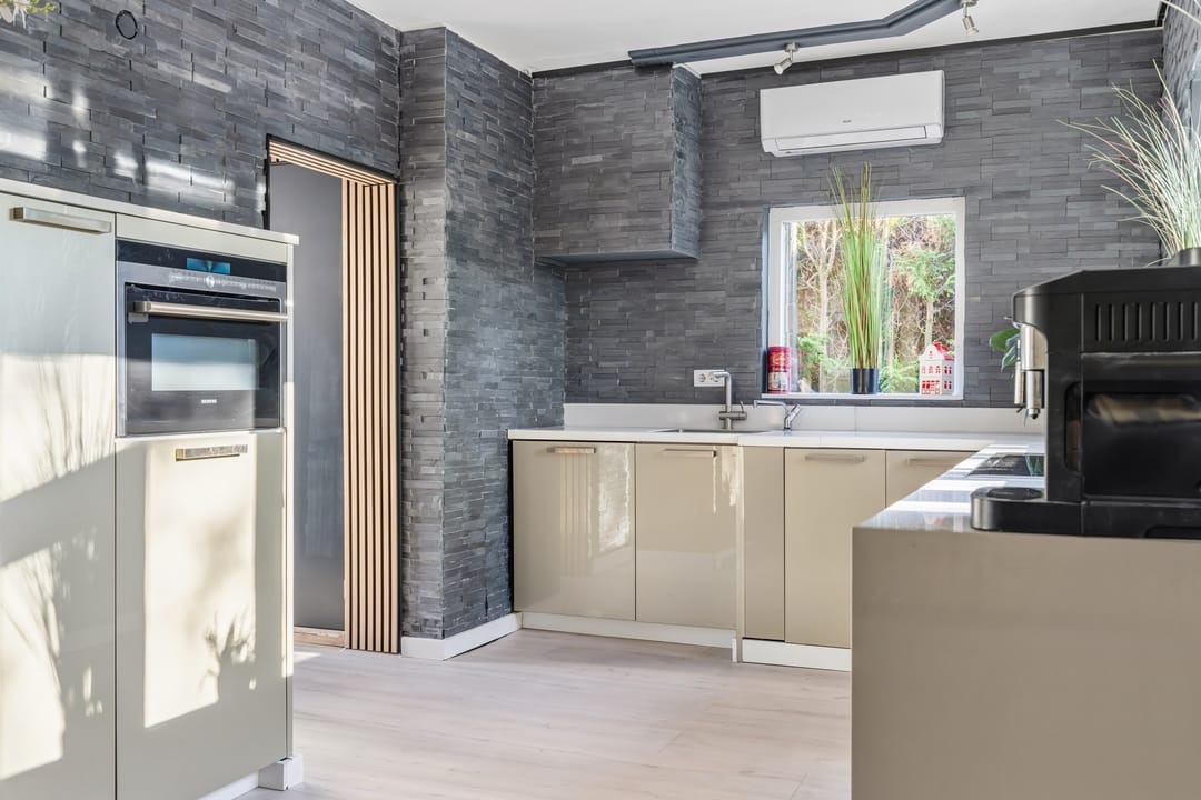 Characterful Corner Home in Charming Ginneken — 14