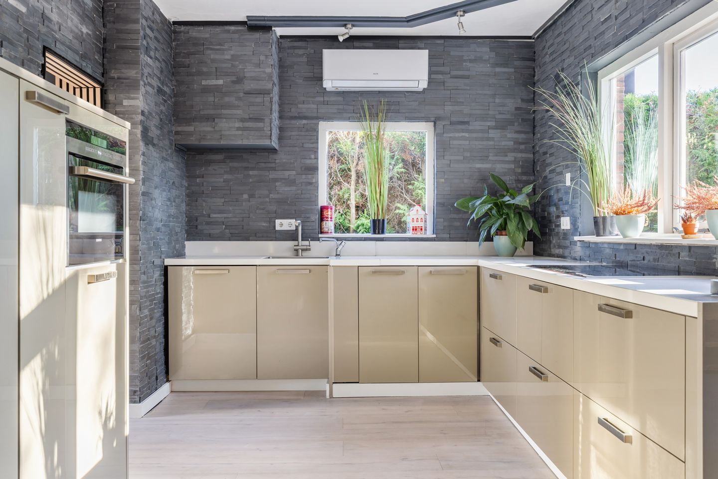 Characterful Corner Home in Charming Ginneken — 16