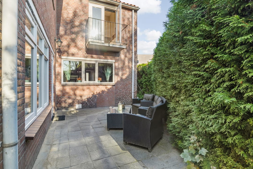 Characterful Corner Home in Charming Ginneken — 71