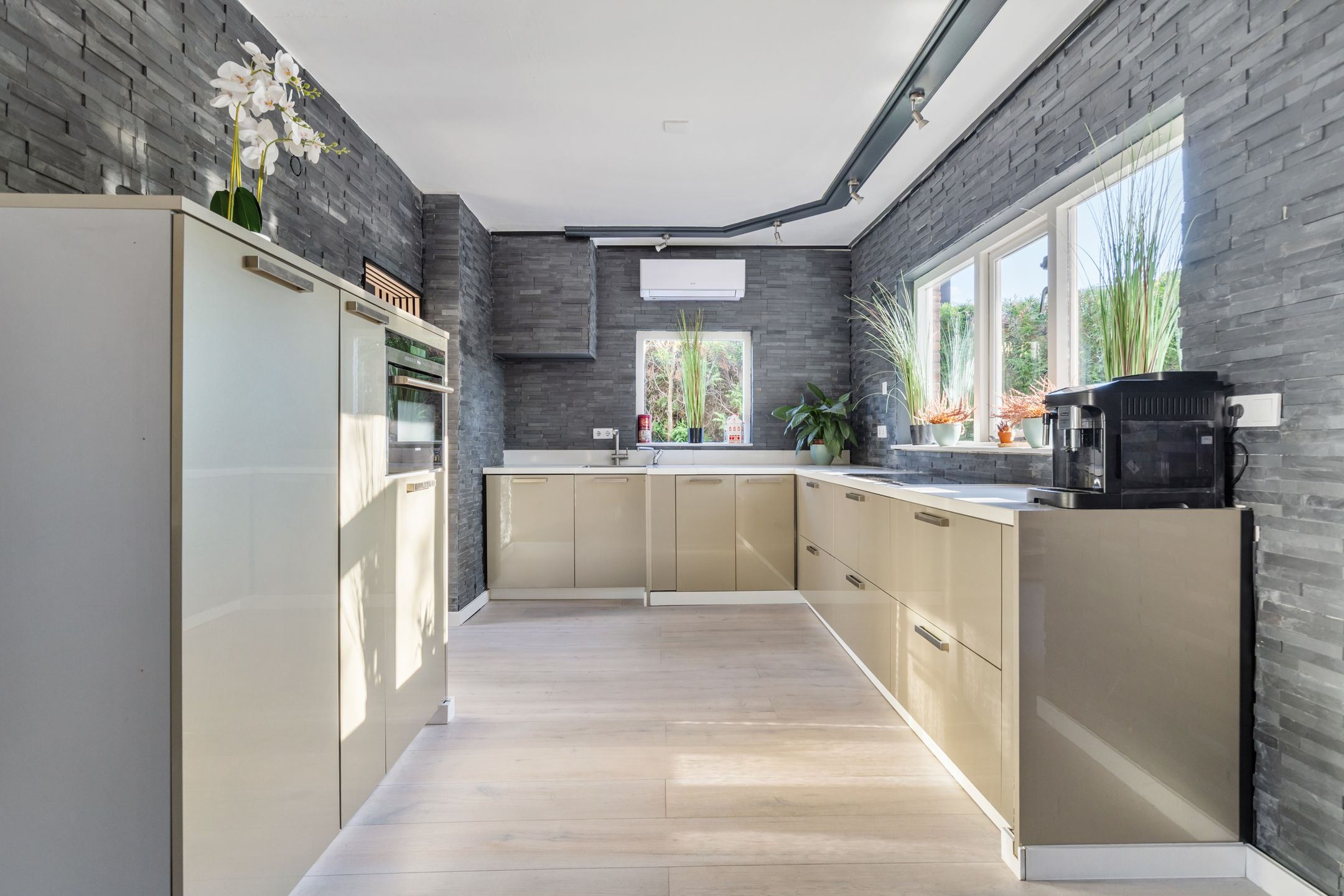 Characterful Corner Home in Charming Ginneken — 15