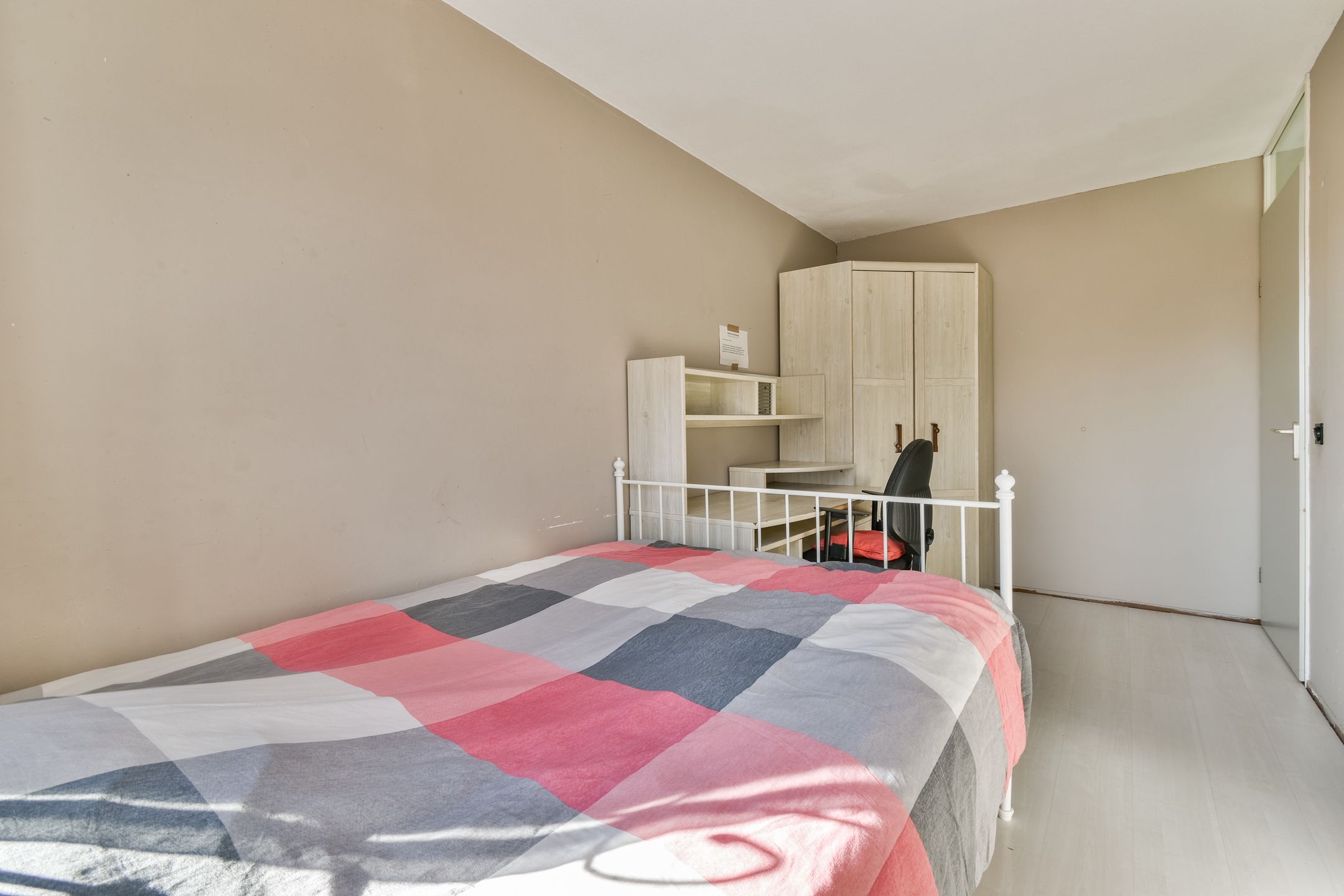 Charming Family Home Near the Vlaardingse Canal — 17