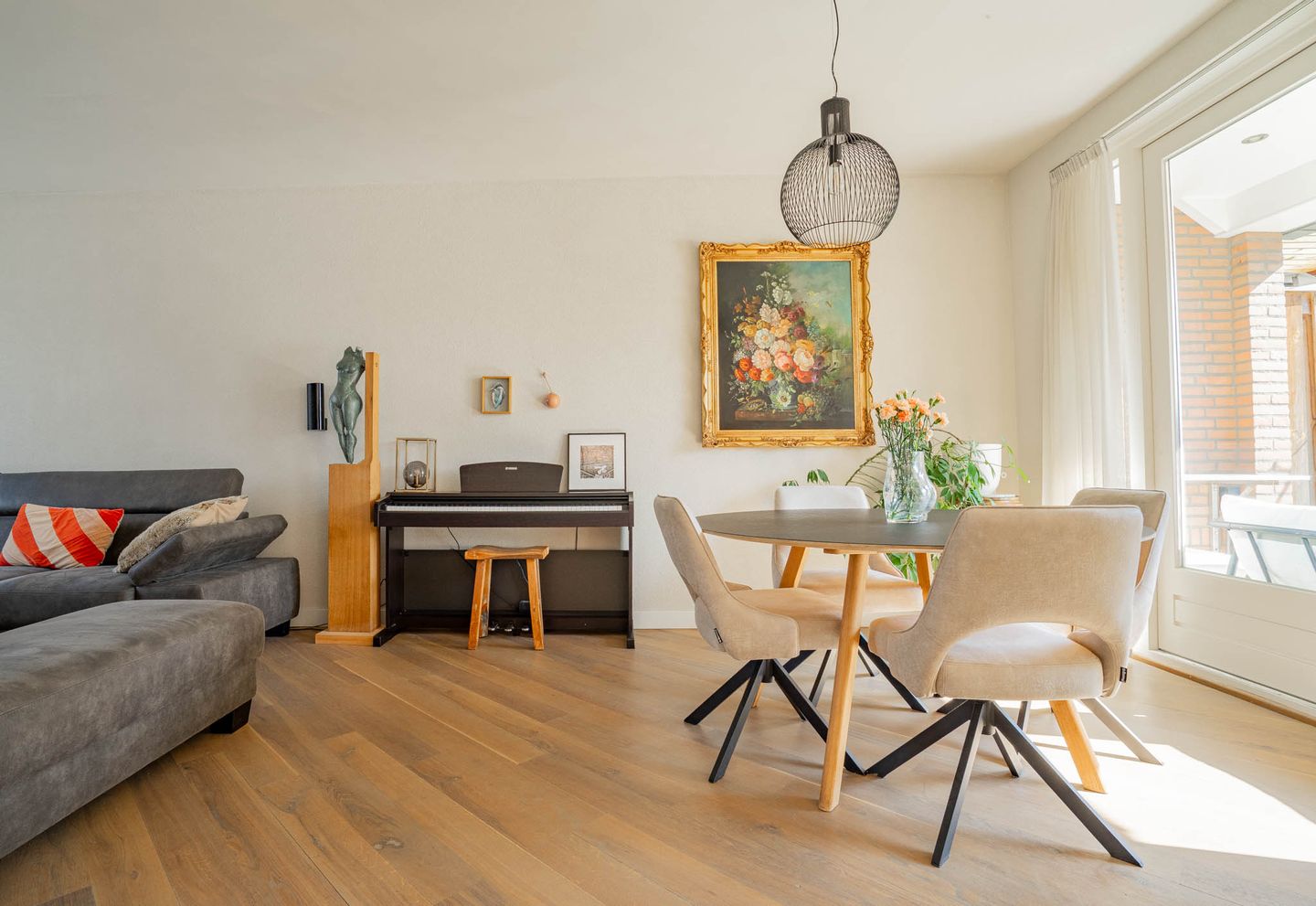 Photo 10 of Willemstraat 2