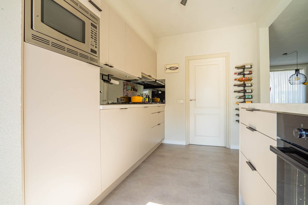 Photo 16 of Willemstraat 2