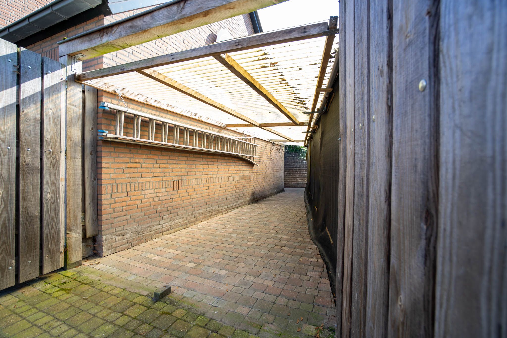 Photo 48 of Willemstraat 2