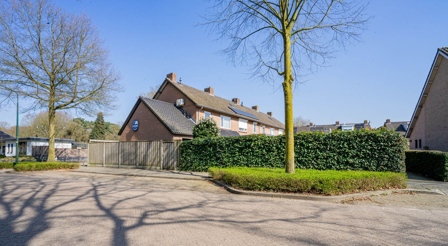 Photo 50 of Willemstraat 2