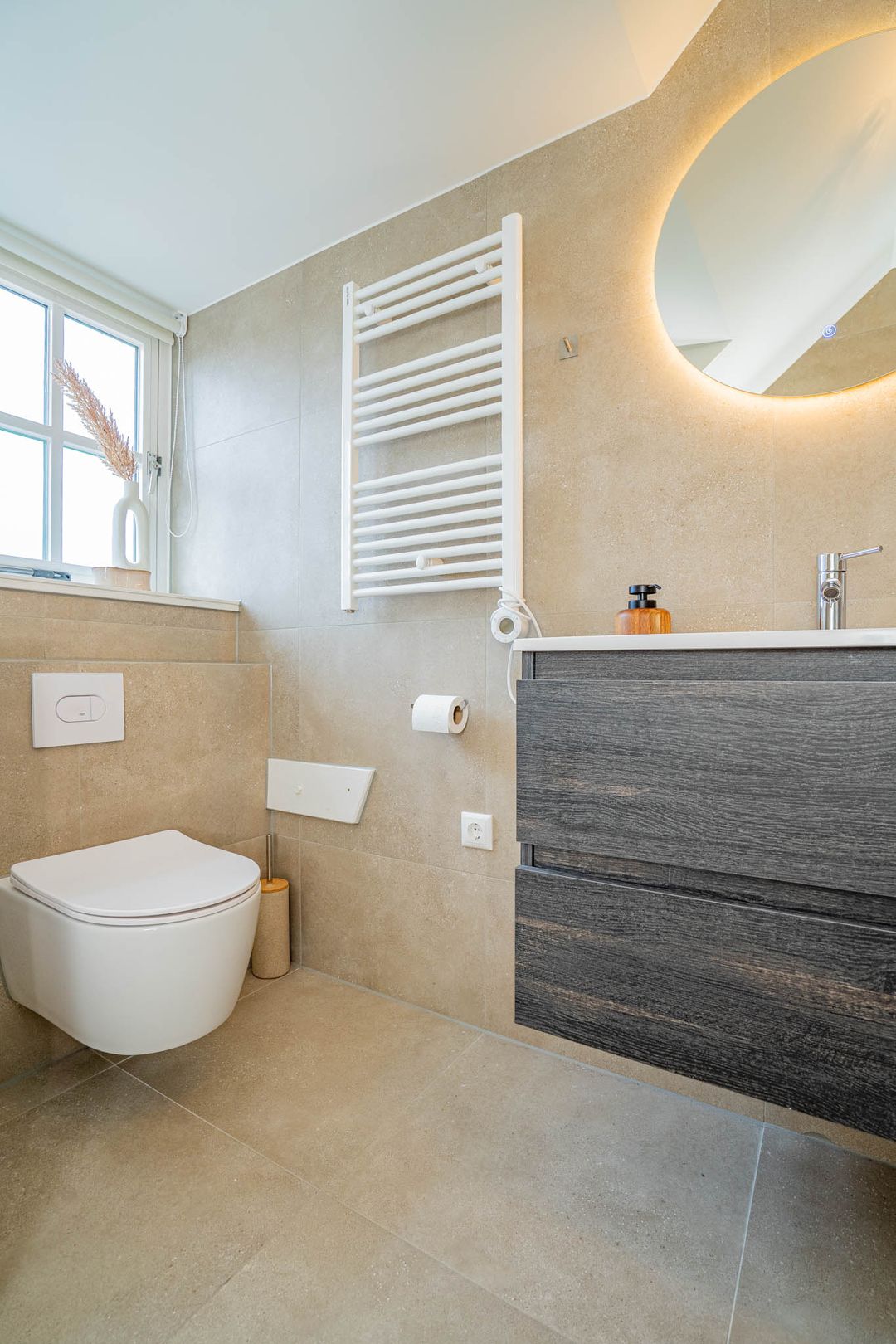 Photo 43 of Bindersestraat 4-C