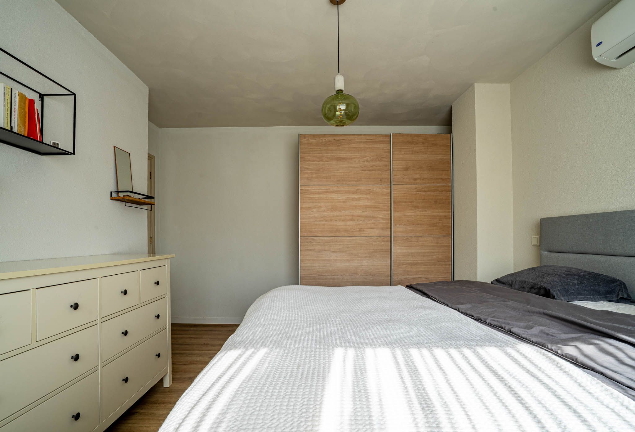 Photo 24 of Willemstraat 2