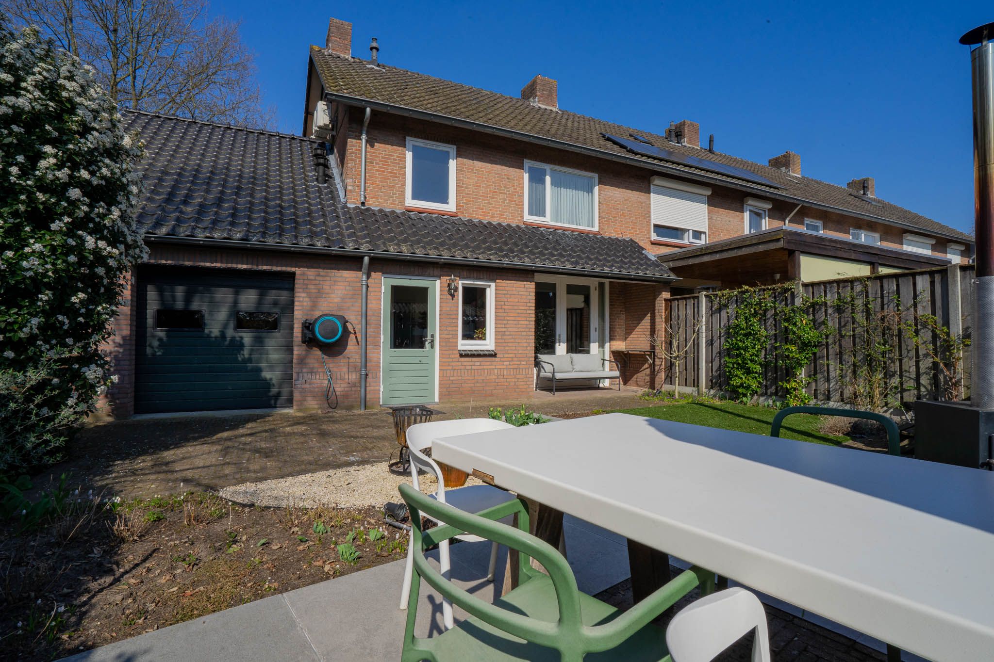 Photo 42 of Willemstraat 2