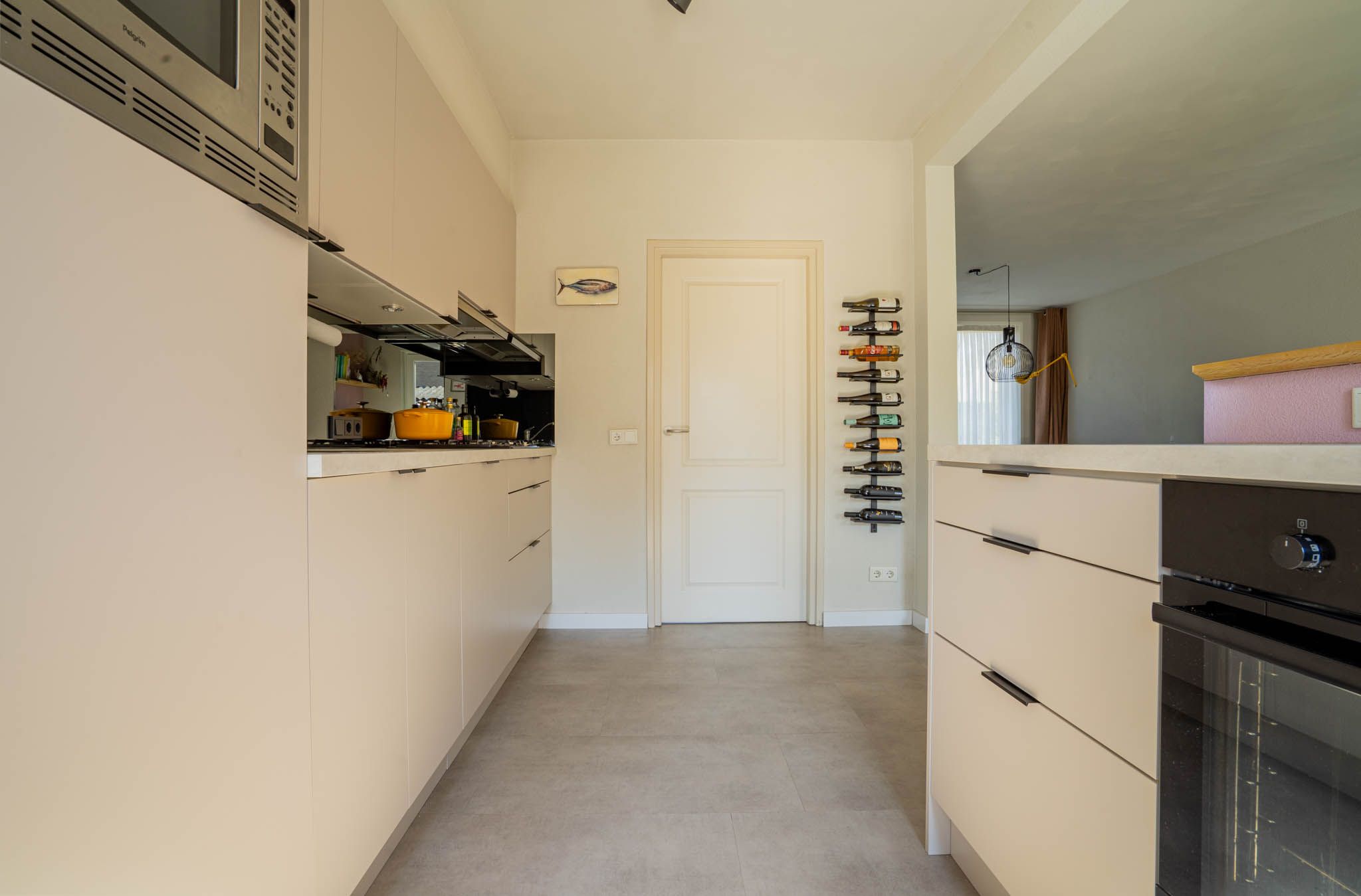 Photo 15 of Willemstraat 2