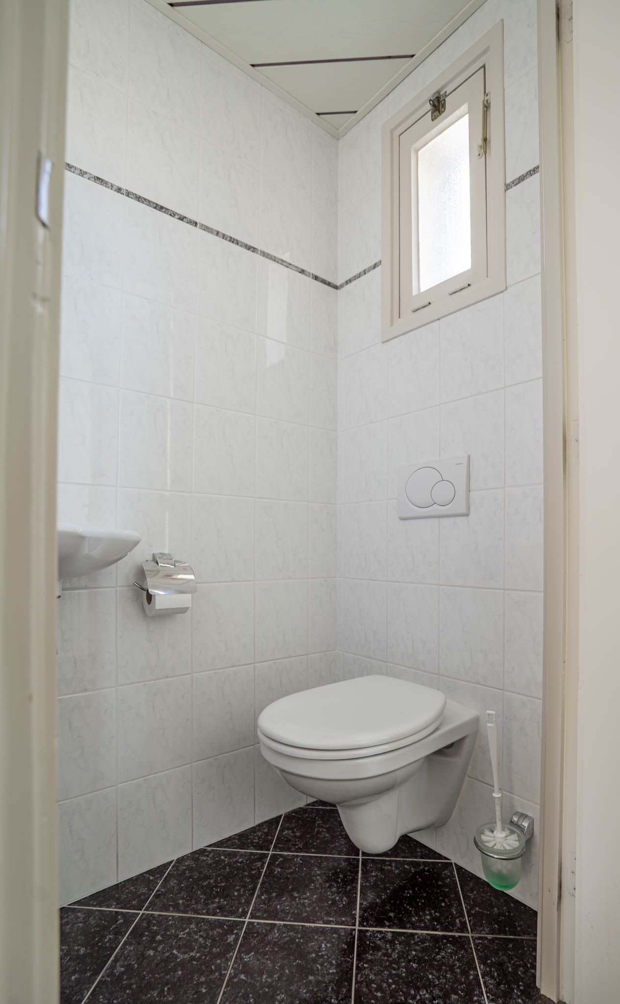 Photo 19 of Willemstraat 2