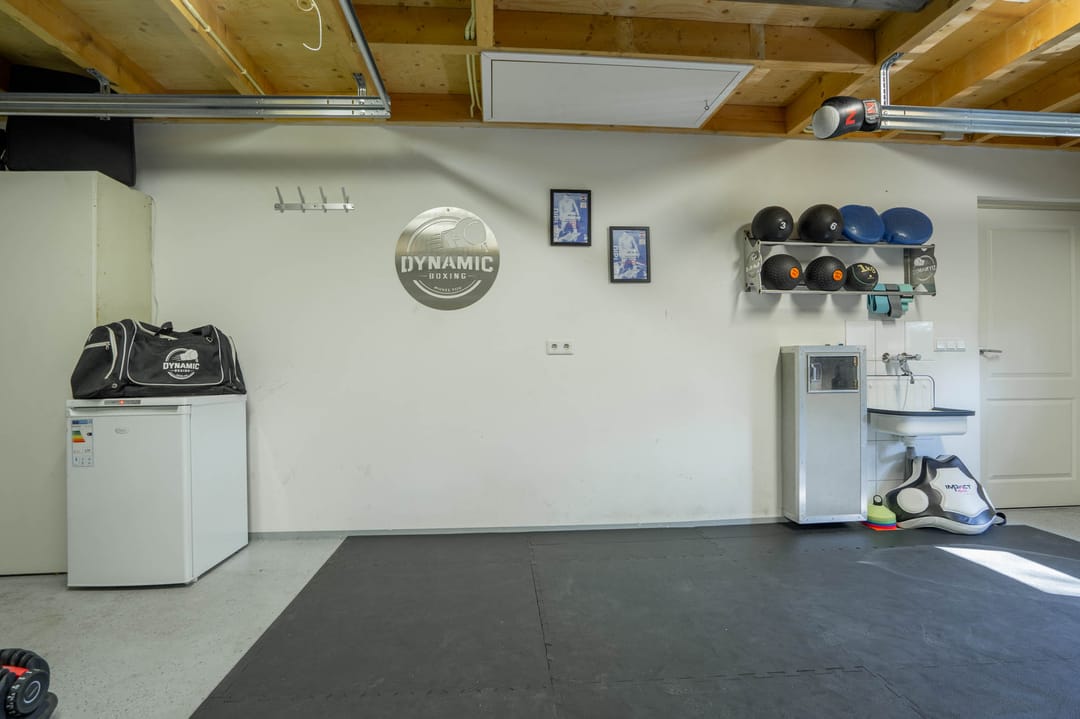 Photo 46 of Willemstraat 2