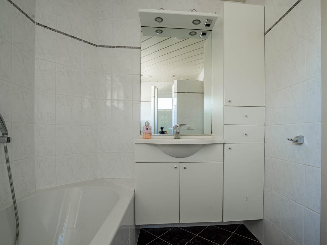 Photo 31 of Willemstraat 2