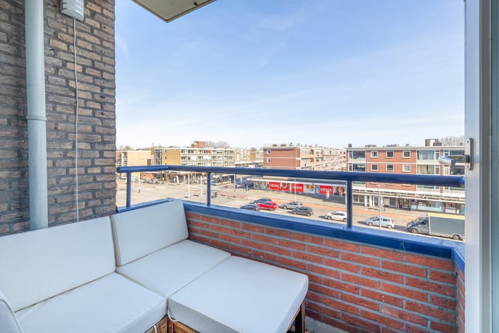 Photo 4 of Paterswoldseweg 275-1