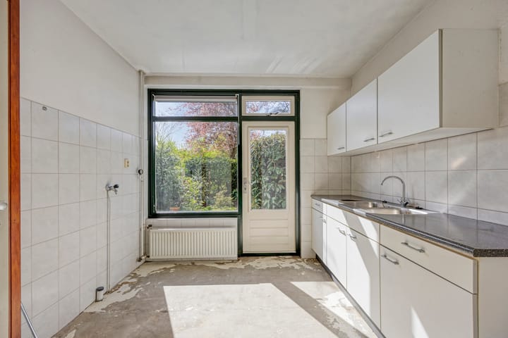 Photo 3 of Bronkhorst 4