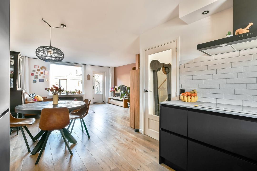 Photo 8 of Schaepmanstraat 12