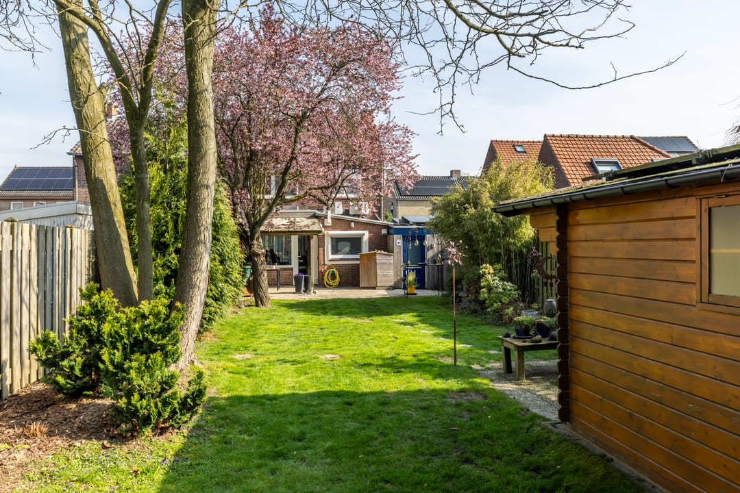 Photo 26 of Kluisstraat 44
