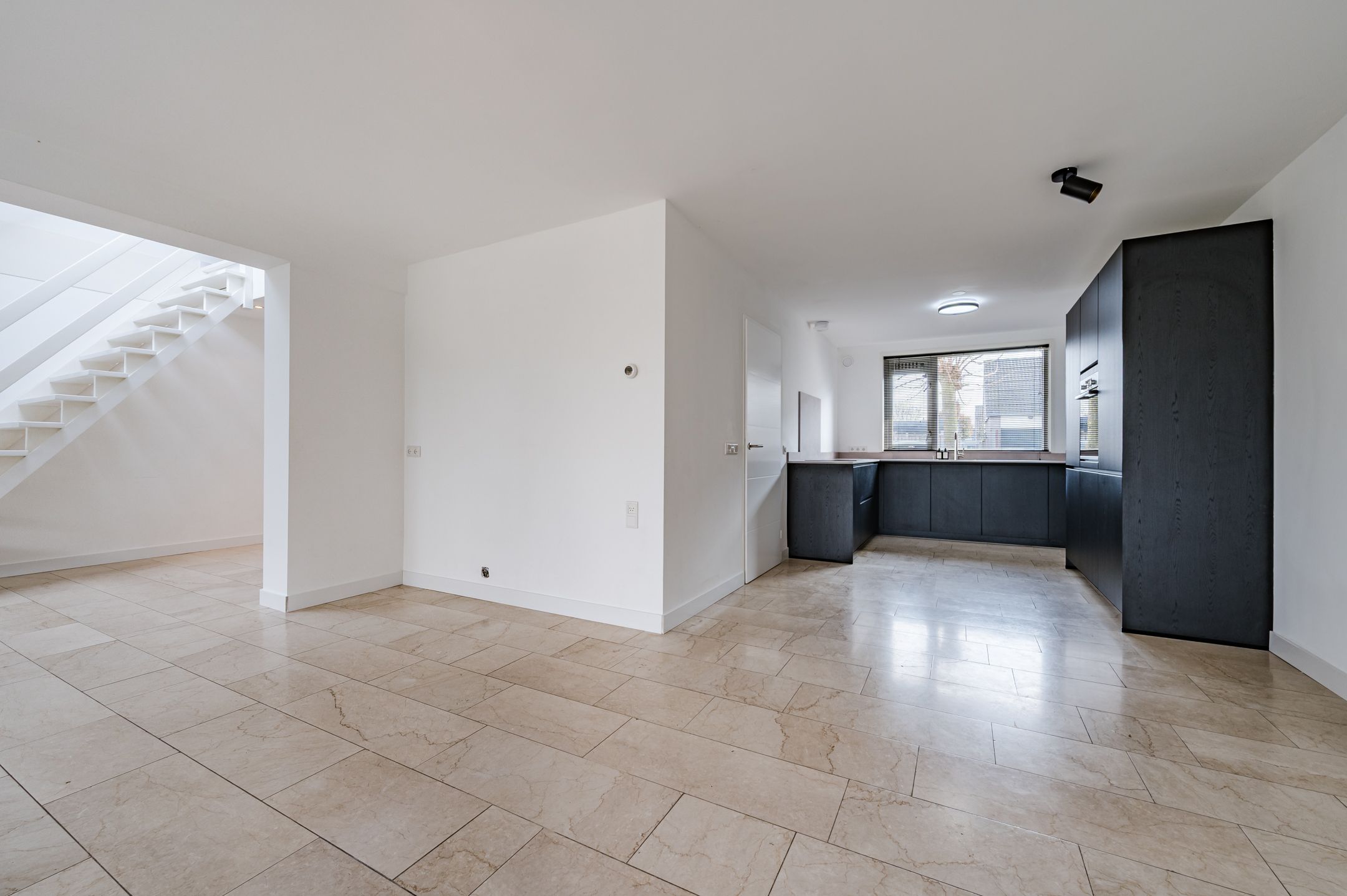 Foto 9 van Hermelijnweide 42