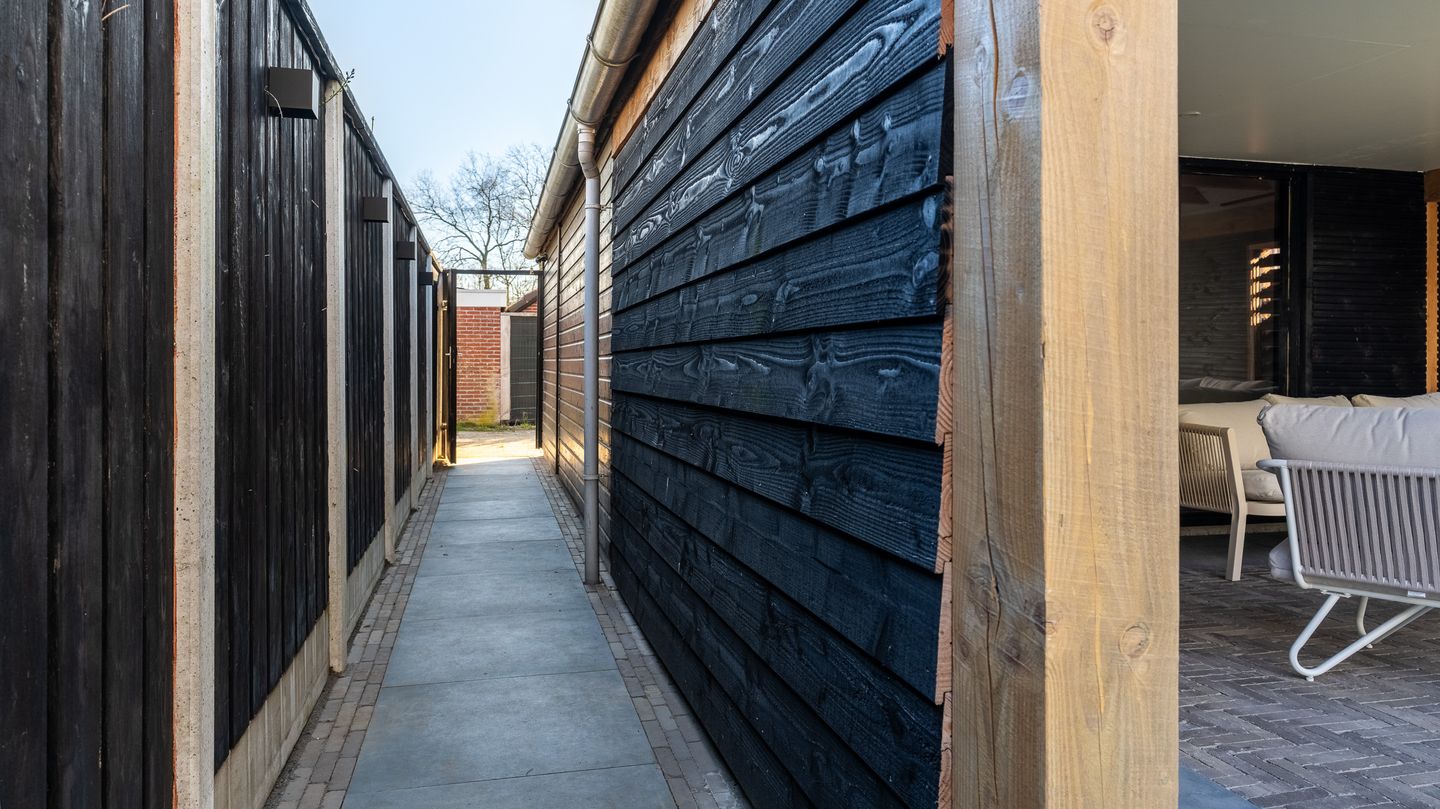 Photo 34 of Vriezenveenseweg 107