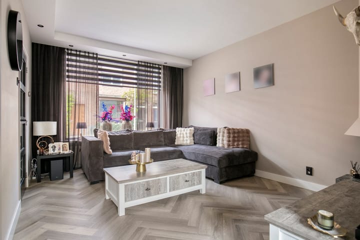 Photo 5 of Deken Sandersstraat 16
