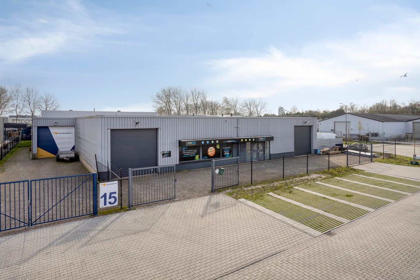 Bekijk foto 2 van Nijverheidsweg 17-19