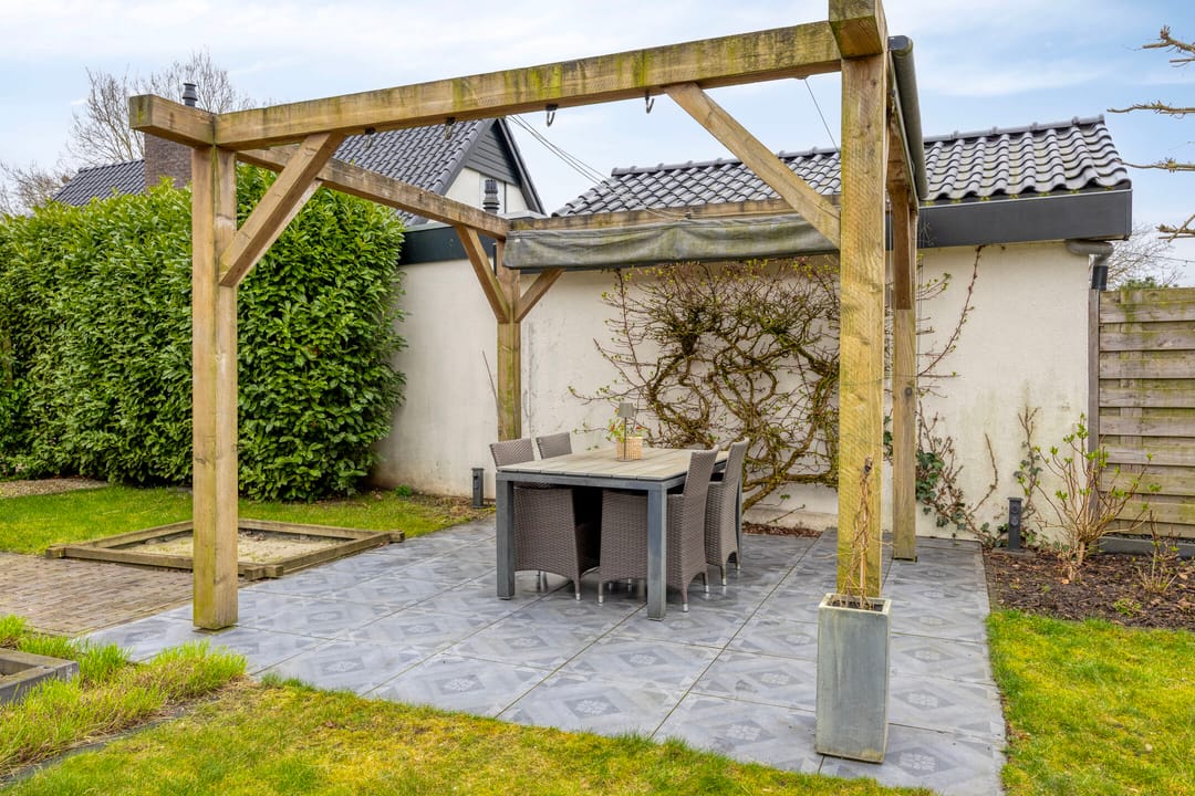 Photo 32 of Dennenstraat 4