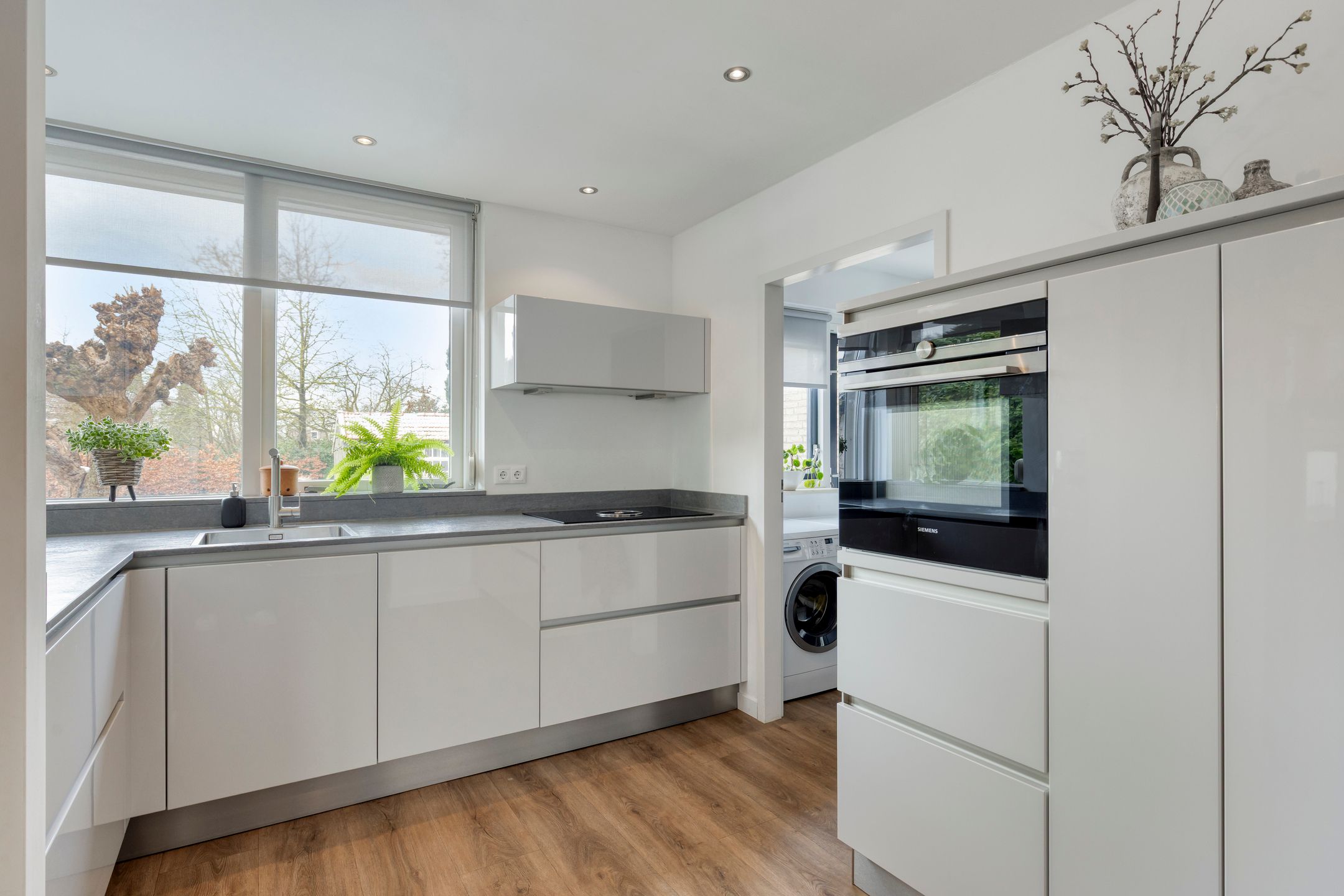 Photo 12 of Dennenstraat 4